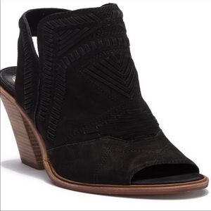 Vince Camuto Karinta size 9 block heel